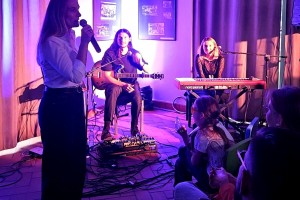 Pola Chobot & Adam Baran z koncertem w naszej bibliotece